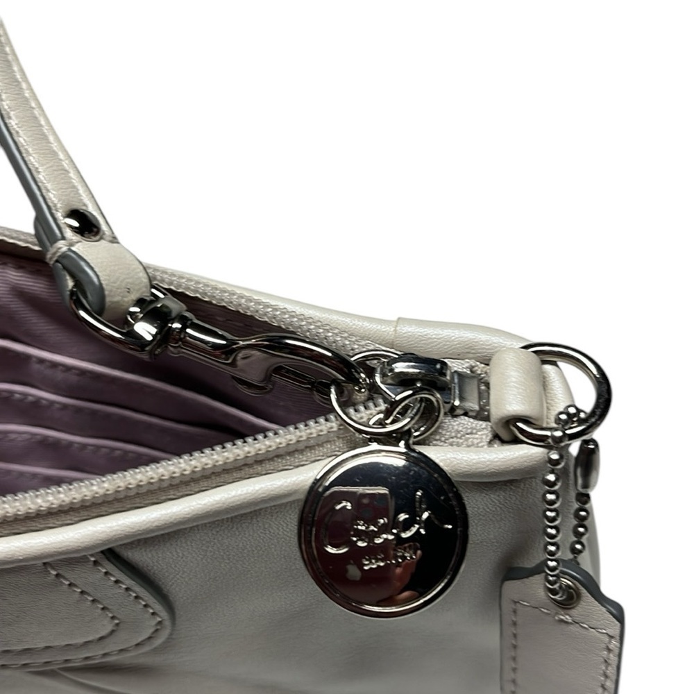 Coach Pearl White Leather Wristlet Vintage - Picture 6 of 8